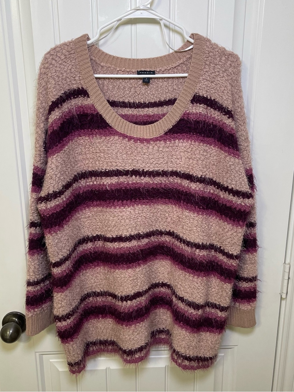 torrid Women’s 18/20 Dusty Pink Fuzzy Eyelash Scoop-Neck Sweater Berry Stripes
